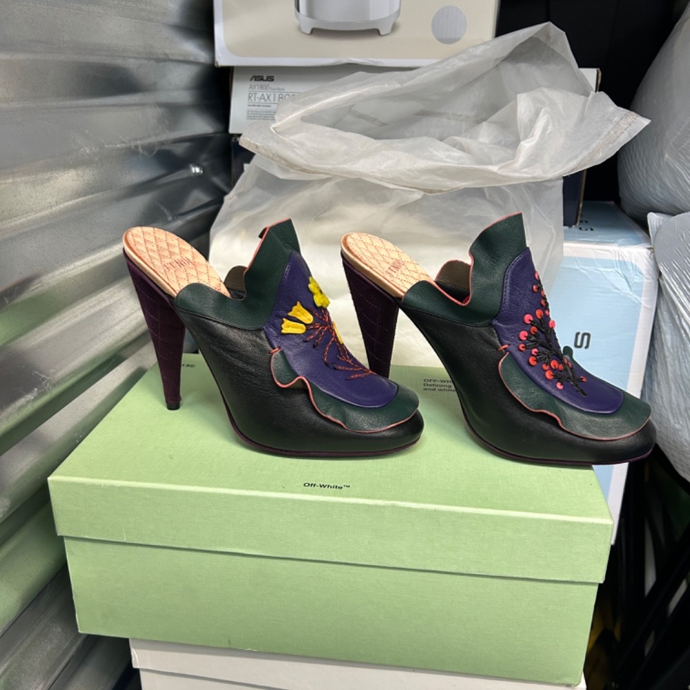 Fendi Embroidered Ruffles Mule Floral Waived Leather Clogs Shoe Heels 38 - Picture 8 of 10